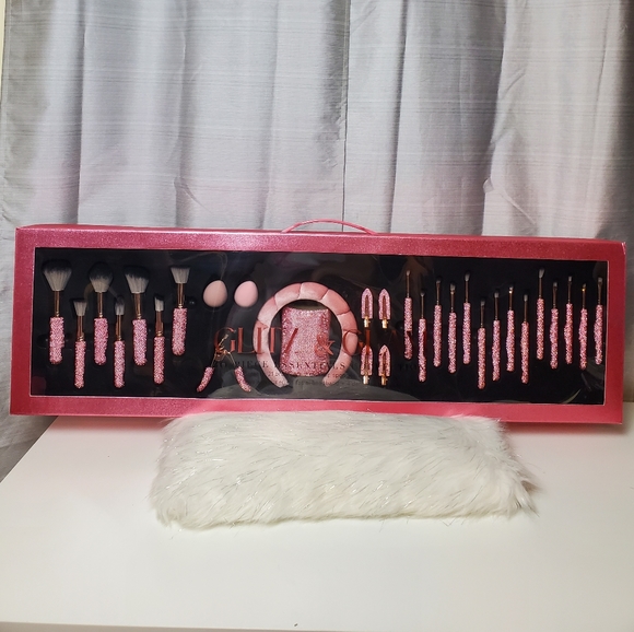 essential collection Makeup Glitz Glam 3 Piece Heartstopper